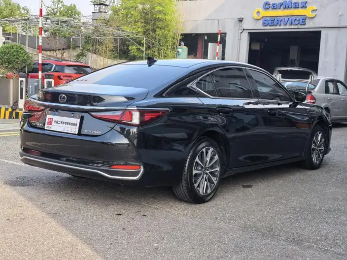 Lexus ES 2024 Model 200 Premium – фото 6