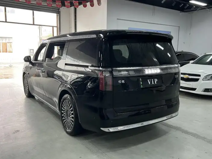 ZEEKR 009 2024 Model VI seat Executive Edition 4WD 108kWh