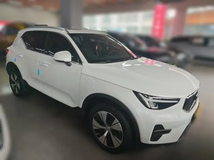 Volvo XC40 2024 Model B3 Smart Range Deluxe Edition