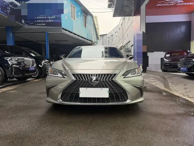 Lexus ES 2022 Model 200 Superior Edition – фото 2