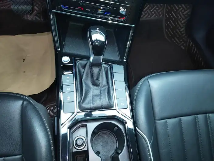 Volkswagen Passat 2023 Model Facelift 330TSI Elite Edition – фото 9