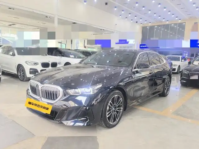 BMW 5 Series 2025 Model Facelift 530Li Leading Model M Sports Set – фото 1