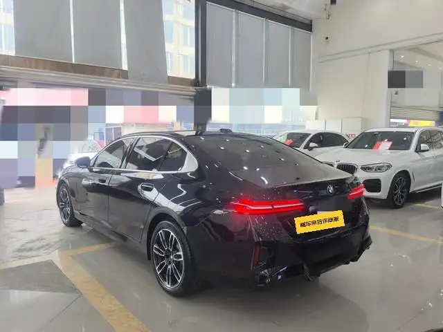 BMW 5 Series 2025 Model Facelift 530Li Leading Model M Sports Set – фото 5