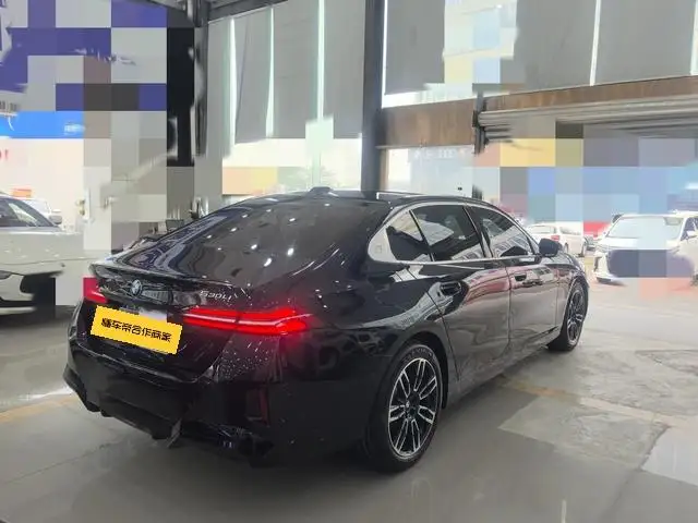 BMW 5 Series 2025 Model Facelift 530Li Leading Model M Sports Set – фото 7