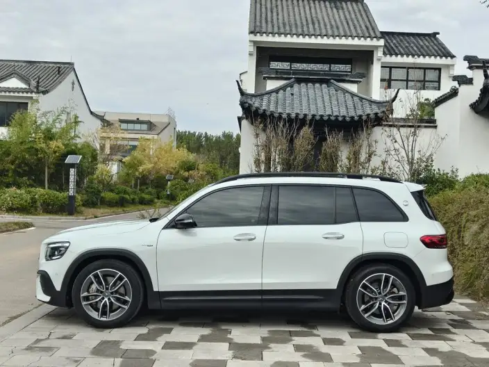 Mercedes-Benz GLB AMG 2021 Model AMG GLB 35 4MATIC – фото 4