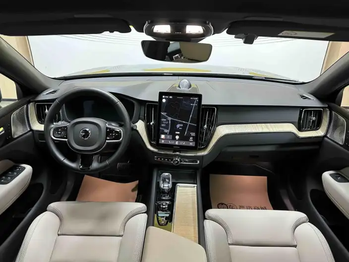 Volvo XC60 2026 Model B5 4WD Smart Range Sports Edition – фото 8