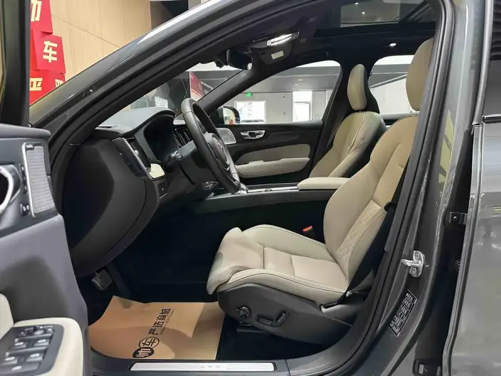 Volvo XC60 2026 Model B5 4WD Smart Range Sports Edition – фото 10