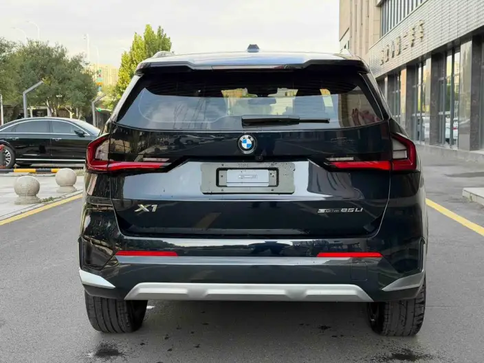 BMW X1 2026 Model sDrive25Li X Design Set – фото 5