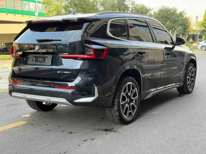 BMW X1 2026 Model sDrive25Li X Design Set – фото 6