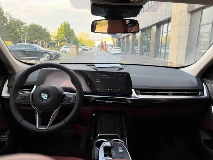 BMW X1 2026 Model sDrive25Li X Design Set – фото 7