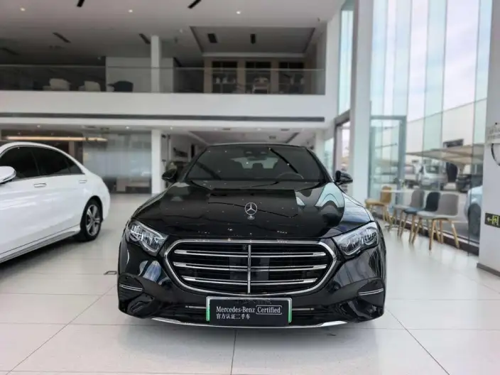 Mercedes-Benz E-Class PHEV 2024 Model E 350 e L sedan – фото 2