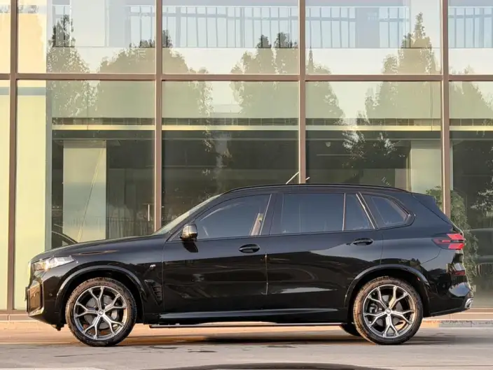 BMW X5 2026 Model xDrive30Li Exclusive Model M Sports Night Set – фото 2