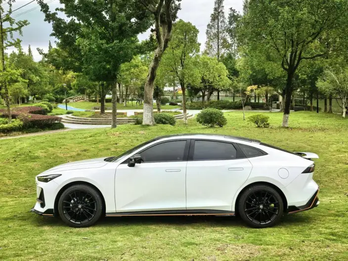 Changan UNI-V 2022 Model 1.5T Sports Edition – фото 4