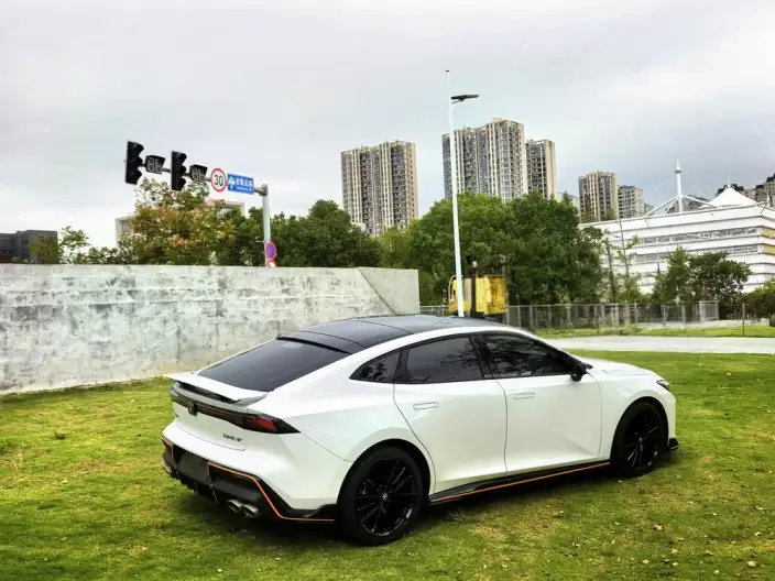 Changan UNI-V 2022 Model 1.5T Sports Edition – фото 7