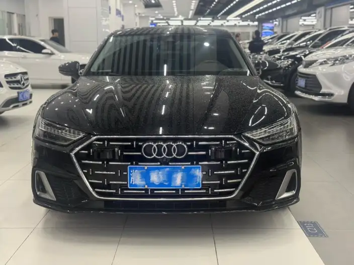 Audi A7 L 2024 Model 45 TFSI Luxury Model – фото 2