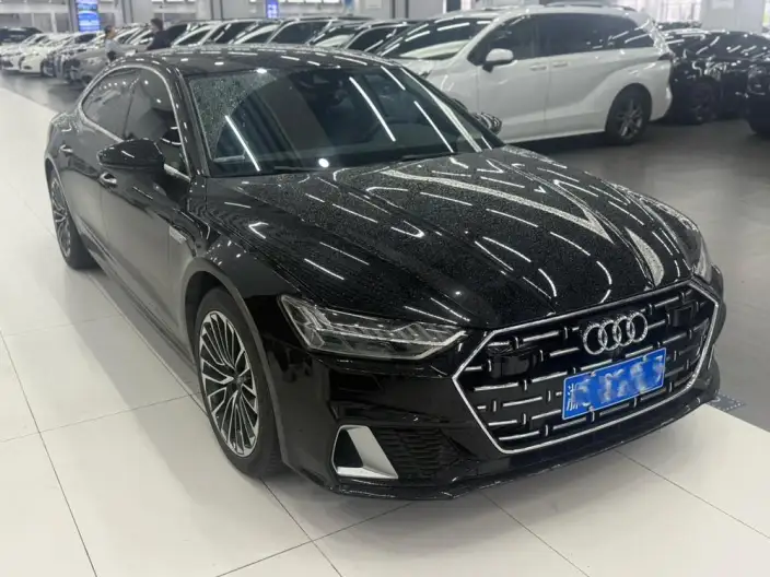 Audi A7 L 2024 Model 45 TFSI Luxury Model – фото 3