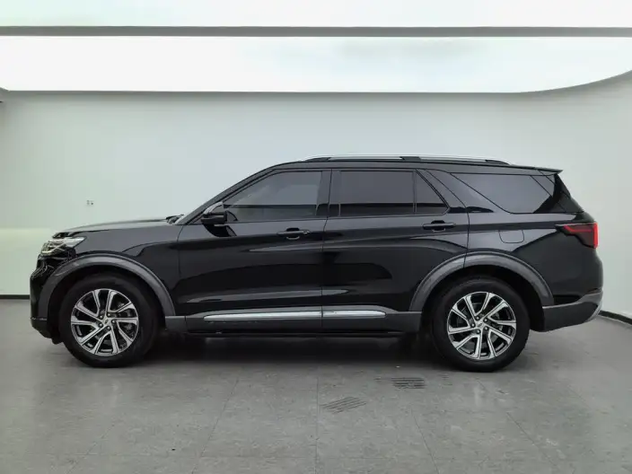 Ford Explorer 2023 Model EcoBoost 285 4WD Fashion plus Edition 7 seat – фото 4