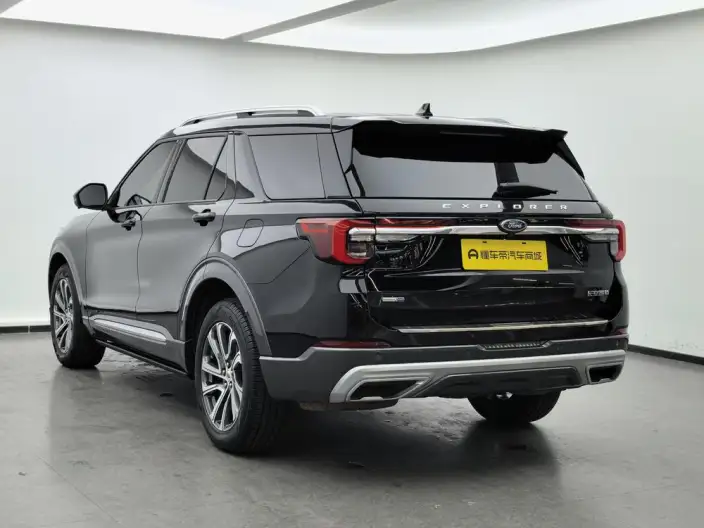Ford Explorer 2023 Model EcoBoost 285 4WD Fashion plus Edition 7 seat – фото 5