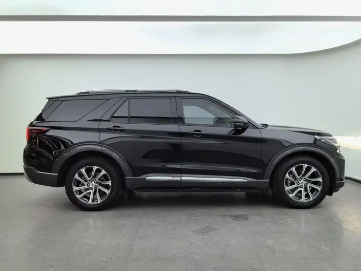 Ford Explorer 2023 Model EcoBoost 285 4WD Fashion plus Edition 7 seat – фото 8