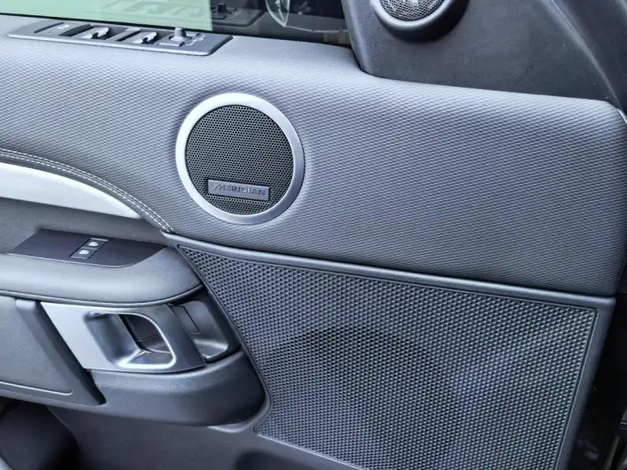 Land Rover Discovery 2023 Model 360PS R-Dynamic S – фото 8