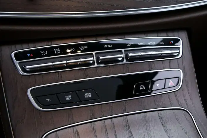 Mercedes-Benz E-Class 2022 Model E 300 L Fashion Model sedan – фото 6