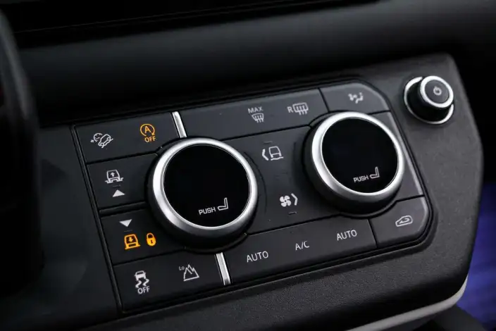 Land Rover Defender 2024 Model 110 3.0T P400 XS – фото 9