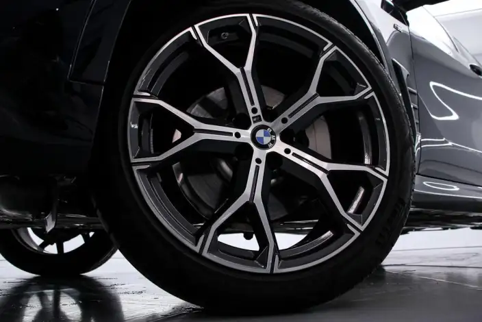 BMW X5 2026 Model xDrive30Li Exclusive Model M Sports Night Set – фото 8