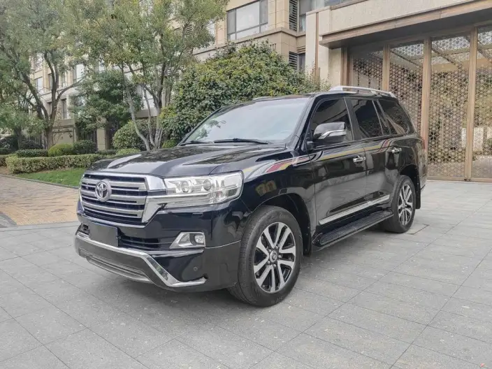 Land Cruiser (import 2018 Model 4.6L Automatic 4WD 8 seat Parallel Imported – фото 1
