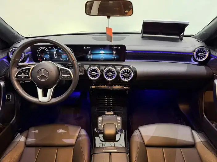 Mercedes-Benz A-class 2022 Model A 200 L Sports sedan Dynamic Edition – фото 10