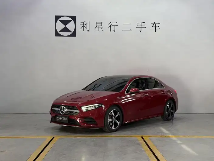 Mercedes-Benz A-class 2022 Model A 200 L Sports sedan Dynamic Edition – фото 1