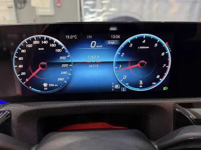 Mercedes-Benz A-class 2022 Model A 200 L Sports sedan Dynamic Edition – фото 8