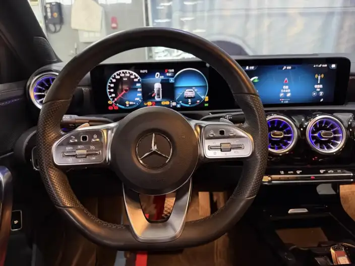 Mercedes-Benz A-class 2022 Model A 200 L Sports sedan Dynamic Edition – фото 9