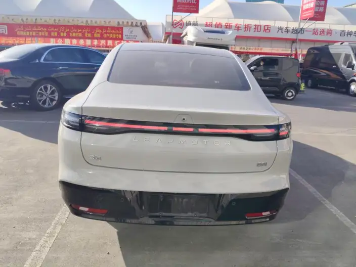 Leapmotor B01 2025 Model 550 Yuexiang Edition – фото 5
