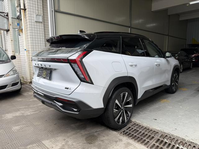Geely Boyue L 2023 1.5TD DCT Premium – фото 9