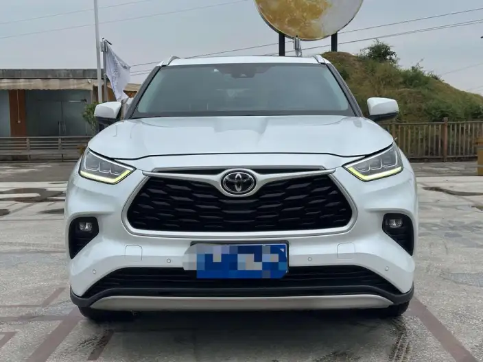 Toyota Highlander 2022 Model 380T 4WD Premium Edition 7 seat – фото 2