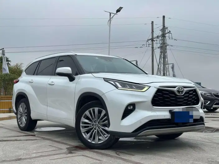 Toyota Highlander 2022 Model 380T 4WD Premium Edition 7 seat – фото 3