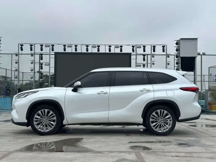 Toyota Highlander 2022 Model 380T 4WD Premium Edition 7 seat – фото 4