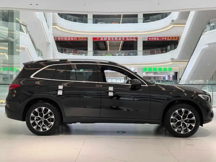 Mercedes-Benz GLC 2026 Model GLC 260 L 4MATIC Classic Edition 5 seat – фото 7