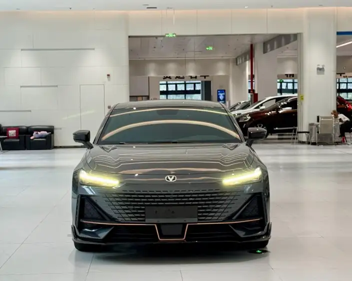 Changan UNI-V 2022 Model 1.5T Sports Edition – фото 2