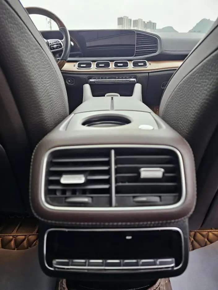 Mercedes-Benz GLS 2023 Model Facelift II GLS 450 4MATIC Luxury Model – фото 7