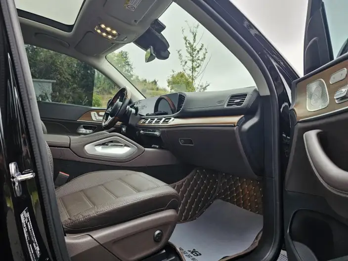 Mercedes-Benz GLS 2023 Model Facelift II GLS 450 4MATIC Luxury Model – фото 8