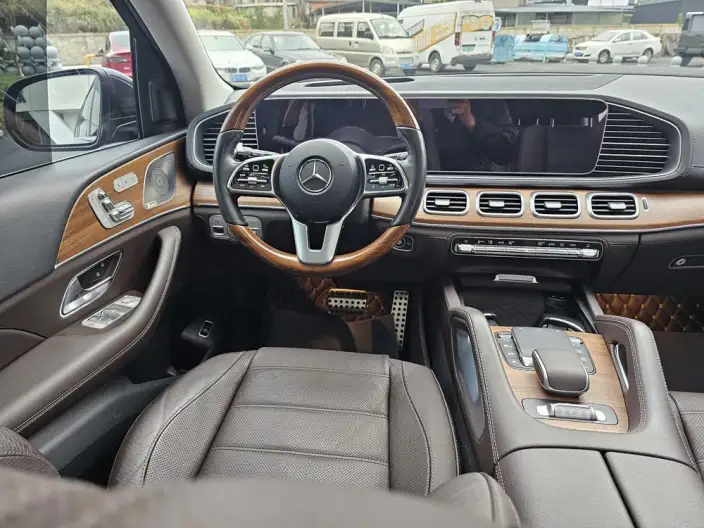 Mercedes-Benz GLS 2023 Model Facelift II GLS 450 4MATIC Luxury Model – фото 10