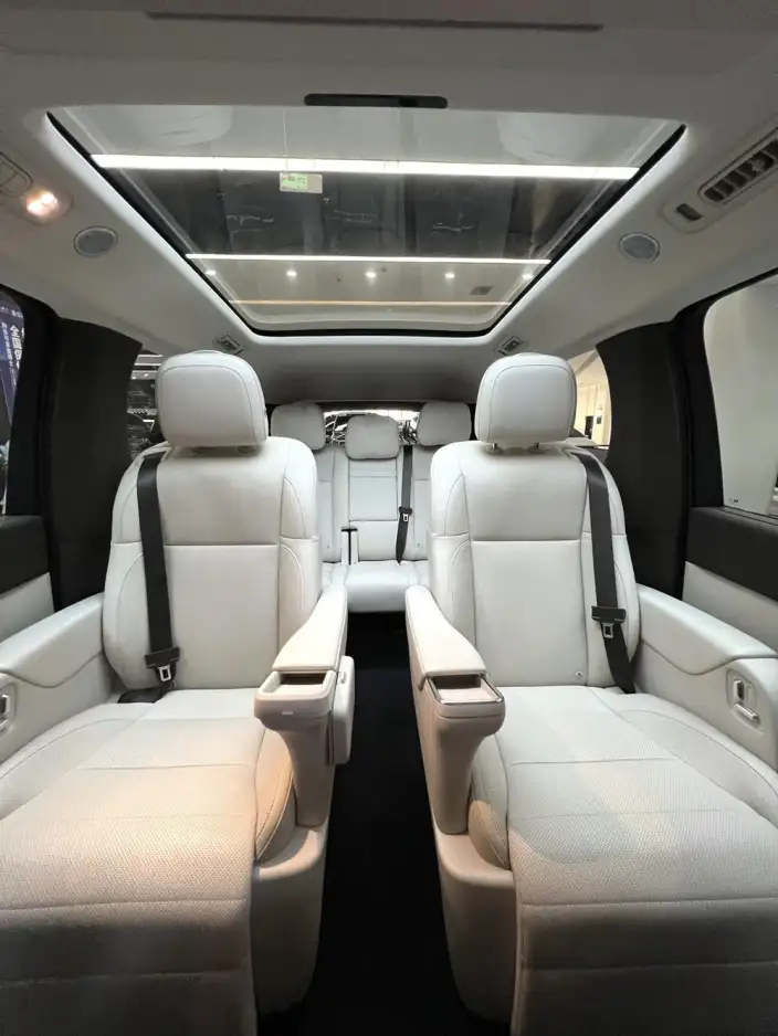 Li Auto MEGA 2024 Model Ultra Edition – фото 10
