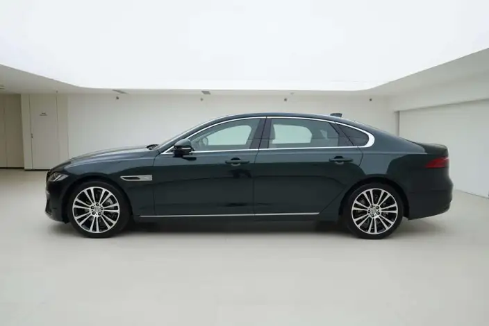 Jaguar XFL 2025 Model 2.0T P250 2WD Exclusive Deluxe Edition