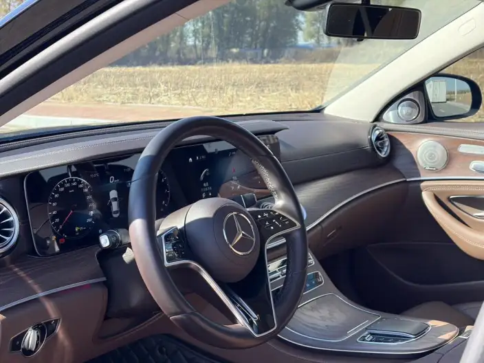 Mercedes-Benz E-Class 2022 Model E 260 L 4MATIC sedan – фото 10
