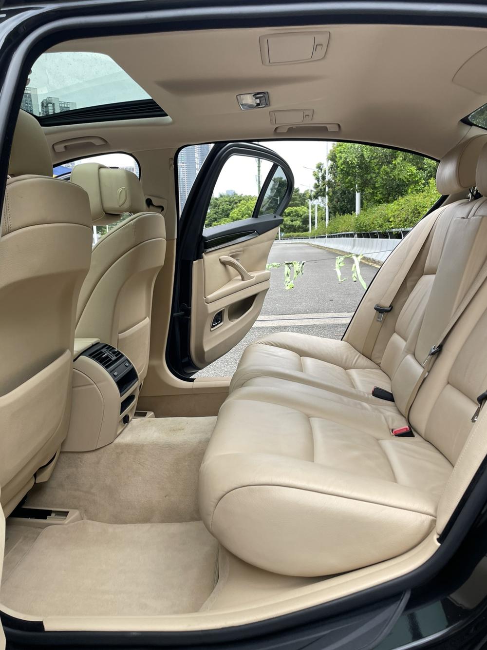 BMW 5 Series 2011 523Li Luxury – фото 7