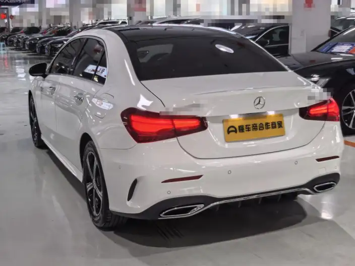 Mercedes-Benz A-class 2023 Model A 200 L Sports sedan Fashion Edition – фото 4