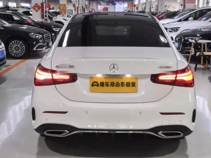 Mercedes-Benz A-class 2023 Model A 200 L Sports sedan Fashion Edition – фото 5