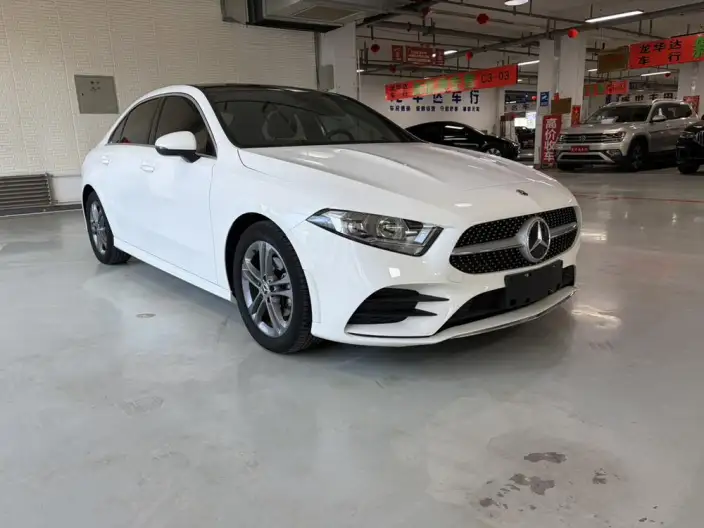 Mercedes-Benz A-class 2022 Model A 180 L Sports sedan – фото 3