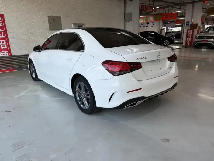 Mercedes-Benz A-class 2022 Model A 180 L Sports sedan – фото 5